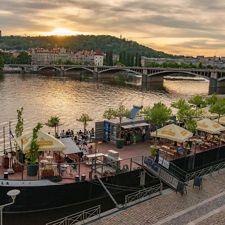 Helen Homestay Vysehrad Praga Esterno foto