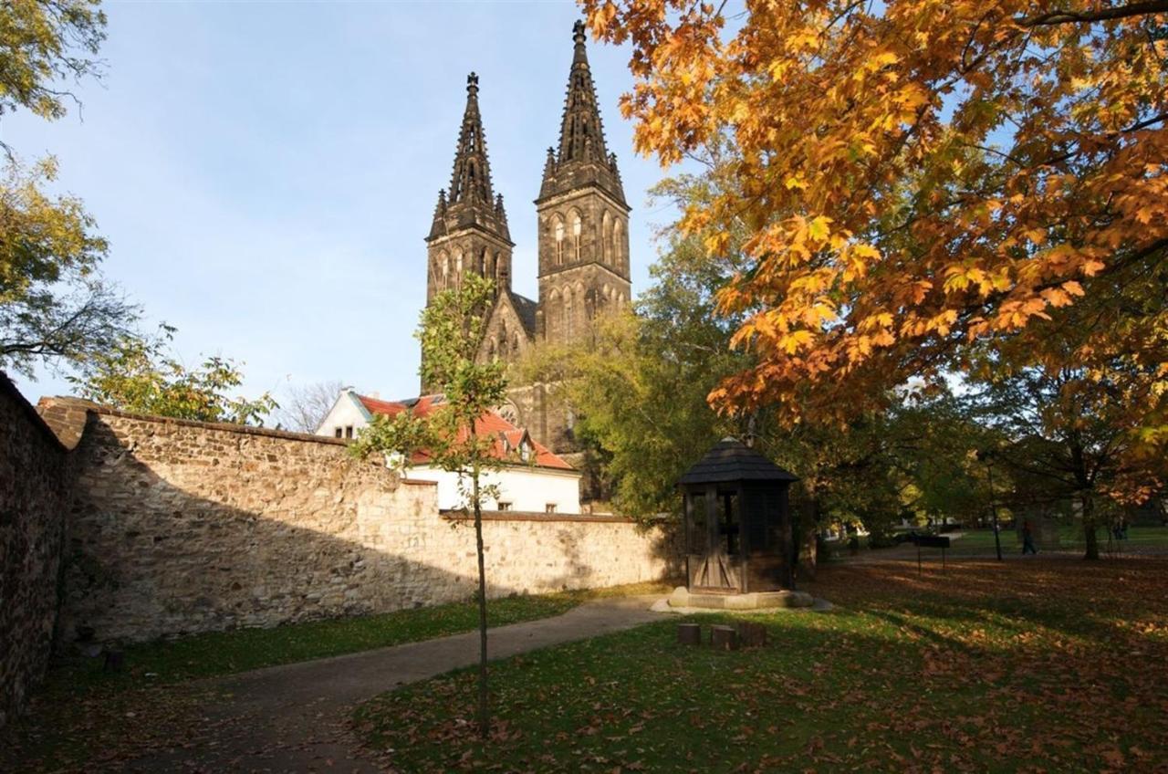 Helen Homestay Vysehrad Praga Esterno foto